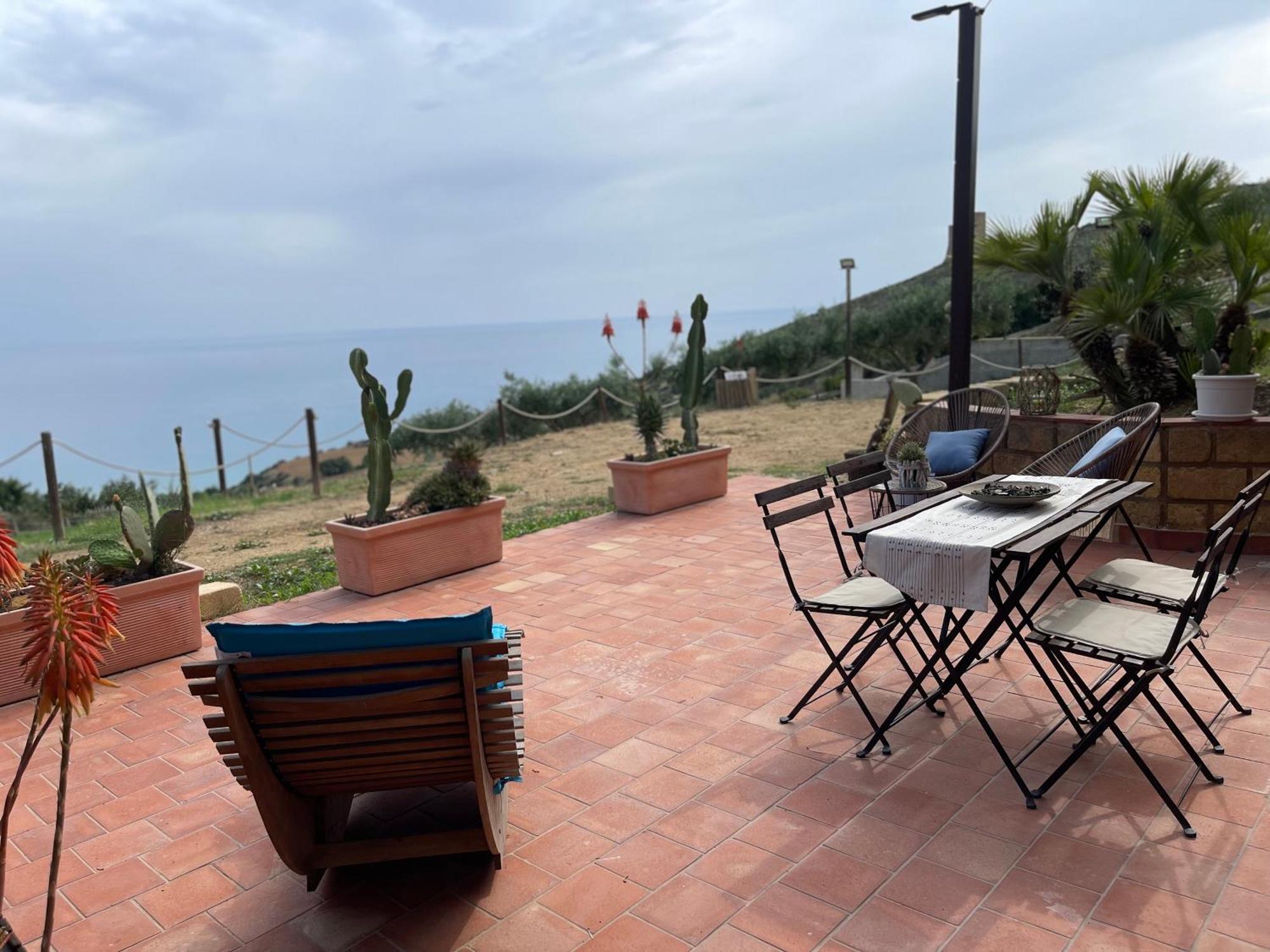 B&B La Torre Realmonte Exteriör bild